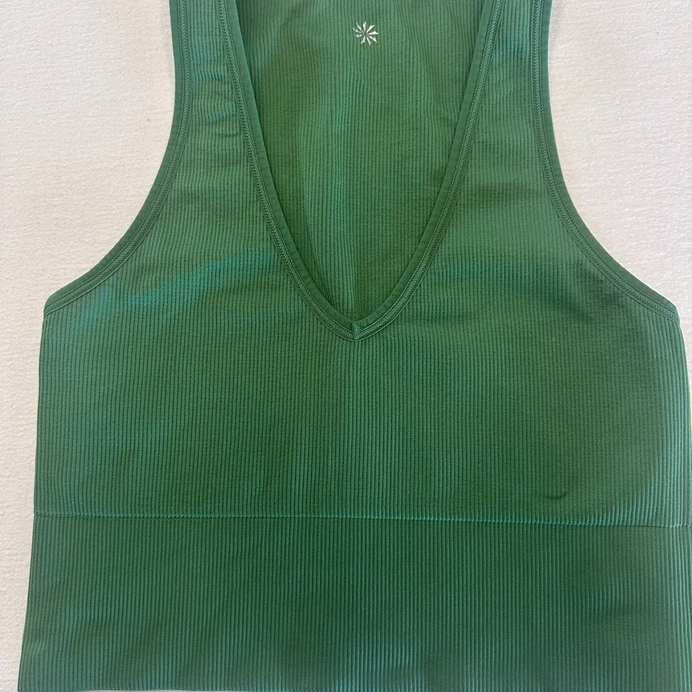ATHLETA Aurora Seamless Crop Rib Tank in Baja Green - Picture 4 of 5